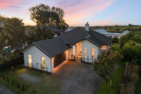 Photo of property in 30 Abby Close, Pukekohe, 2120