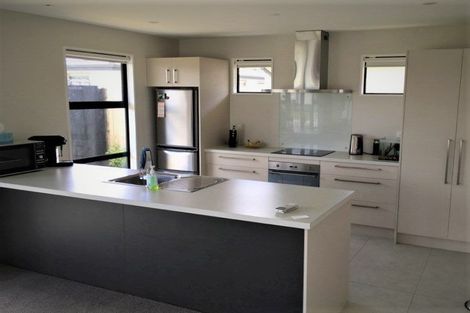 Photo of property in 3 Robalan Close, Halswell, Christchurch, 8025