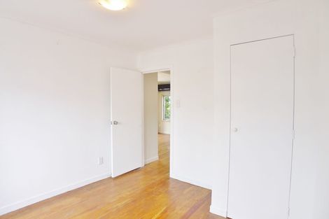 Photo of property in 127 View Road, Sunnyvale, Auckland, 0612