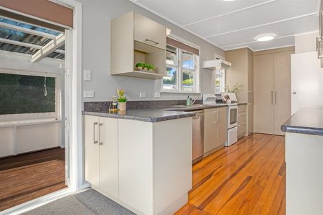 Photo of property in 11 Cara Crescent, Paparangi, Wellington, 6037