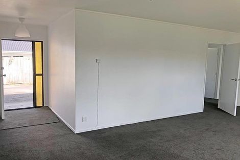 Photo of property in 1/18 Tironui Station Road East, Papakura, 2112