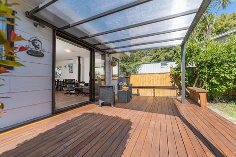 Photo of property in 2/6 Orton Street, Glenfield, Auckland, 0627