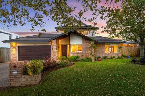 Photo of property in 12 English Oak Drive, Schnapper Rock, Auckland, 0632