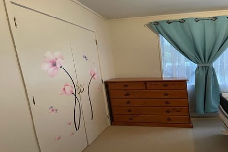 Photo of property in 48 Kingsclere Place, Goodwood Heights, Auckland, 2105