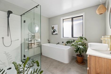 Photo of property in 9 Tahi Street, Albert Town, Wanaka, 9305