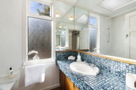 Photo of property in 50 Woodside Avenue, Northcote, Auckland, 0627