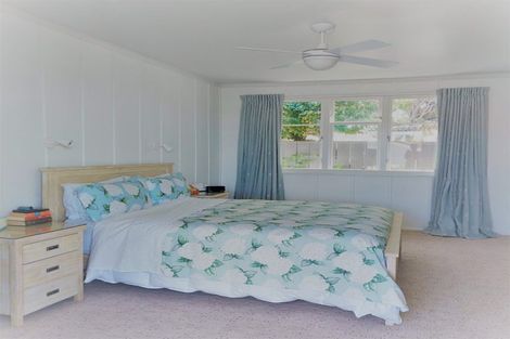 Photo of property in 27 Hona Street, Waikanae Beach, Waikanae, 5036