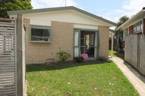 Photo of property in 7a La Perouse Street, Botany Downs, Auckland, 2010