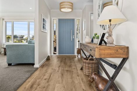 Photo of property in 9 Kanuka Grove, Kinloch, Taupo, 3377