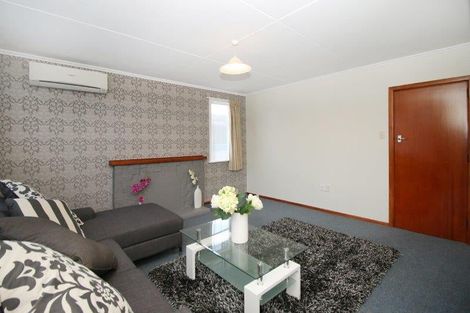 Photo of property in 5 Waterloo Crescent, Hokowhitu, Palmerston North, 4410