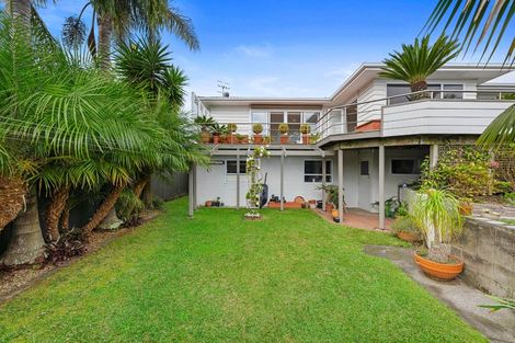 Photo of property in 3 Copperfield Terrace, Mellons Bay, Auckland, 2014