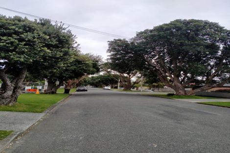 Photo of property in 44 Saint Ronans Avenue, Waterloo, Lower Hutt, 5011