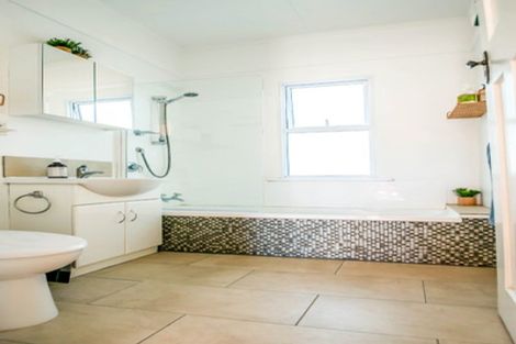 Photo of property in 10a Hill Street, Lawrence, 9532