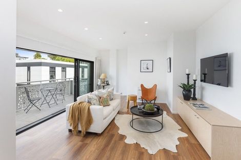 Photo of property in 2/30 Peterborough Street, Christchurch Central, Christchurch, 8013
