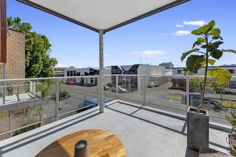 Photo of property in 2/7 Vialou Street, Hamilton Central, Hamilton, 3204