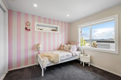 Photo of property in 904 East Coast Road, Northcross, Auckland, 0630