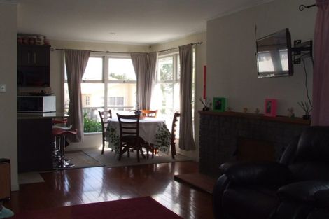 Photo of property in 8 Winifred Avenue, Bayview, Auckland, 0629