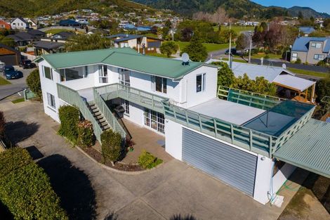 Photo of property in 48 Beach Road, Waikawa, Picton, 7220