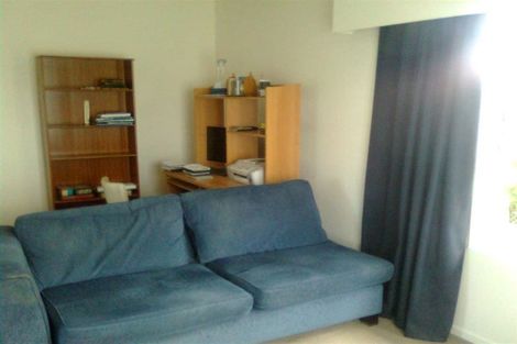 Photo of property in 1/15 Roberts Avenue, Bayswater, Auckland, 0622