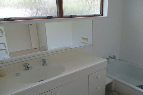 Photo of property in 39 Oak Avenue, Paremata, Porirua, 5024