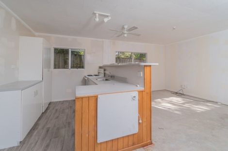 Photo of property in 41 Parrs Cross Road, Henderson, Auckland, 0612