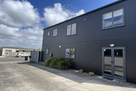 Photo of property in 1 Cleland Street, Palmerston North, 4410