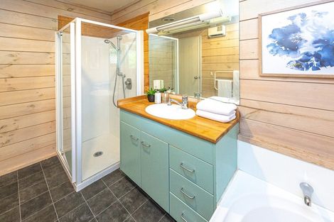 Photo of property in 6 Montgomery Road, Otamatea, Whanganui, 4501