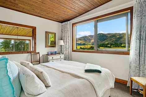 Photo of property in 15 Fort Place, Hawea Flat, Wanaka, 9382