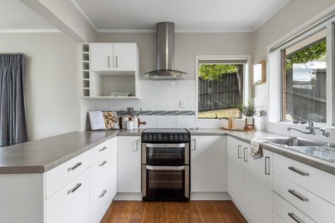 Photo of property in 1/30 Acacia Road, Torbay, Auckland, 0632