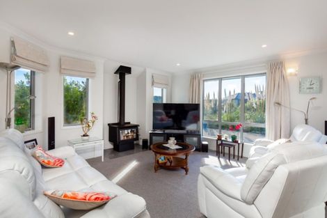 Photo of property in 9 Tui Drive, Picton, 7220