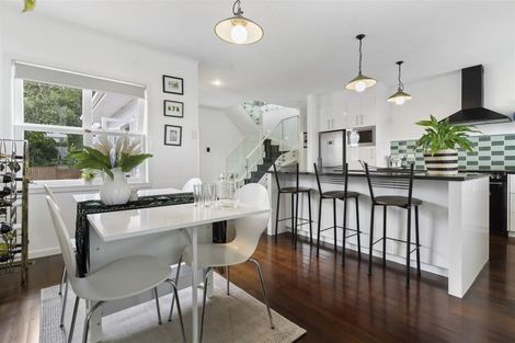 Photo of property in 2/43a Stanley Point Road, Stanley Point, Auckland, 0624