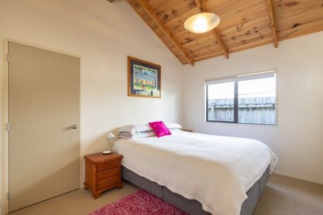 Photo of property in 15 Kitty Frazer Lane, Omaha, 0986