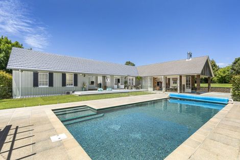 Photo of property in 21 Koraha Road, Kumeu, 0892