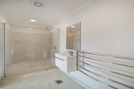 Photo of property in 5 Settlement Road, Papakura, 2110