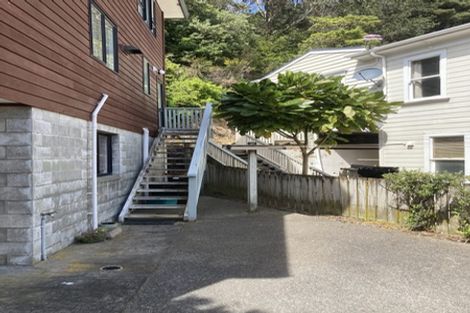 Photo of property in 18 Melrose Road, Island Bay, Wellington, 6023