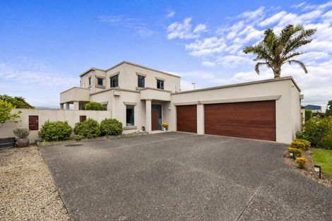 Photo of property in 55 Royal Oak Drive, Kelvin Grove, Palmerston North, 4414
