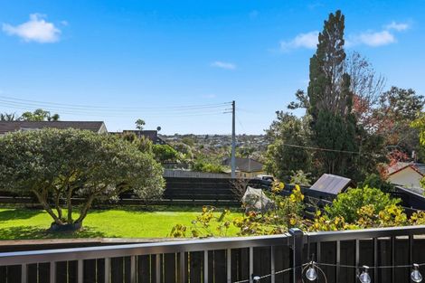 Photo of property in 2/102 Sandspit Road, Shelly Park, Auckland, 2014