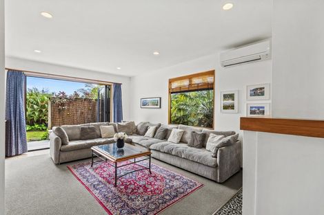 Photo of property in 18 Beulah Avenue, Rothesay Bay, Auckland, 0630