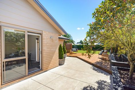 Photo of property in 7 Walnut Grove, Kelvin Grove, Palmerston North, 4414