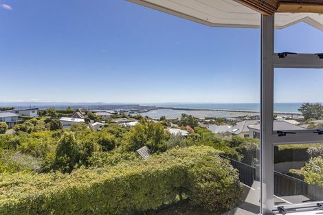 Photo of property in 2/5a Madeley Road, Mount Pleasant, Christchurch, 8081