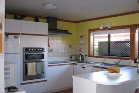 Photo of property in 3/18 Milton Road, Orewa, 0931