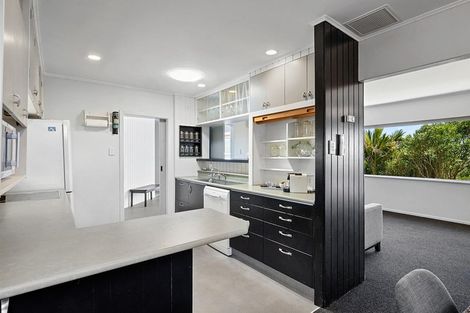 Photo of property in 16 Selwyn Street, Lower Vogeltown, New Plymouth, 4310