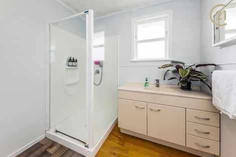 Photo of property in 35 Tairere Crescent, Rosehill, Papakura, 2113