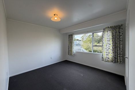 Photo of property in 27 Cedar Heights Avenue, Massey, Auckland, 0614