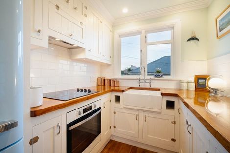 Photo of property in 70 Aberdeen Road, Saint Clair, Dunedin, 9012