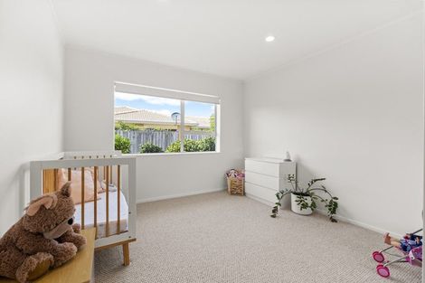 Photo of property in 12 Judd Place, Orewa, 0931