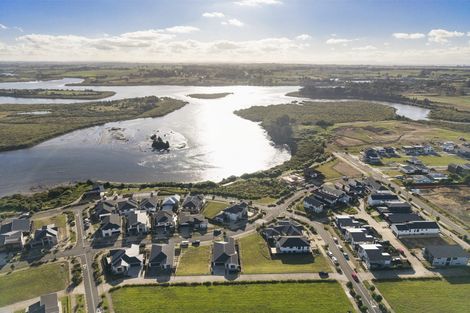 Photo of property in 17 Emerald Avenue, Rosehill, Papakura, 2113