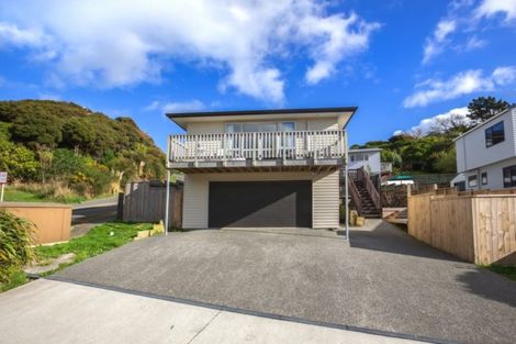 Photo of property in 2 Abbey Way, Whitby, Porirua, 5024