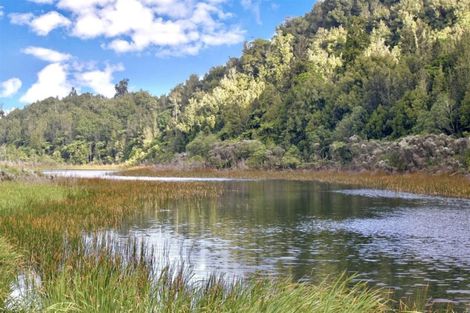 Photo of property in 6 Oxford Road, Lake Rotoma, Rotorua, 3074