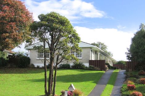 Photo of property in 5 Maroubra Place, Botany Downs, Auckland, 2010